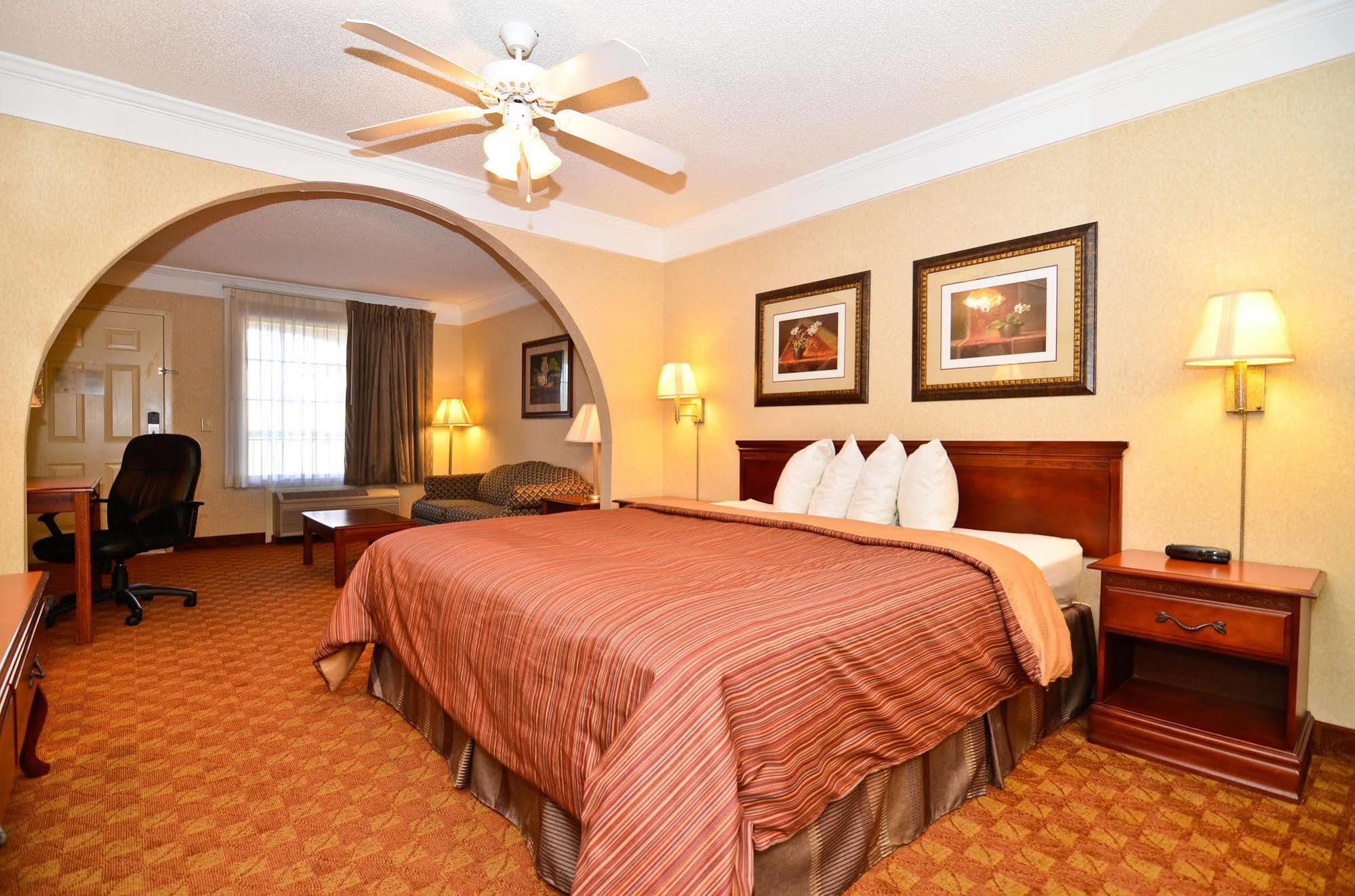 Best Western Hawkinsville Inn & Suites Exterior photo